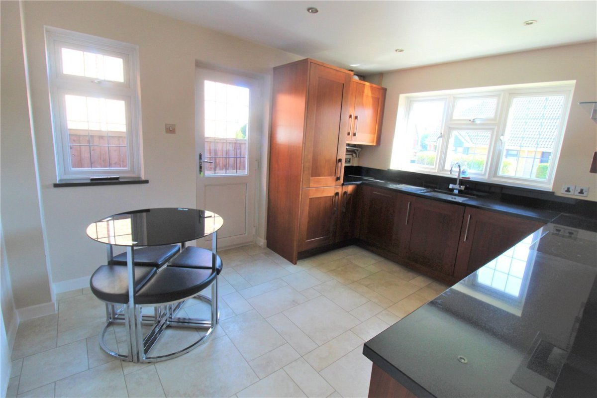 3 bedroom property for sale in Stanley Road, Rochford, Essex, SS4