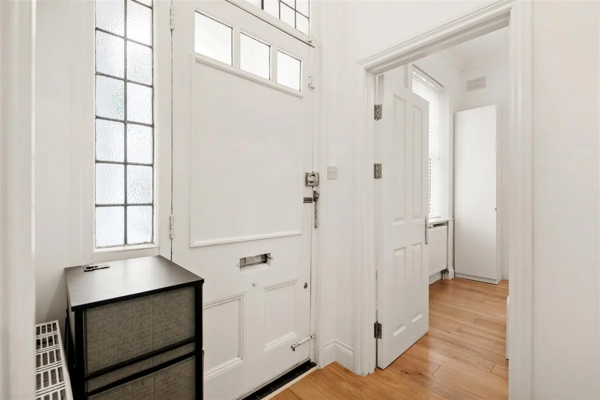 The Avenue, London, NW6