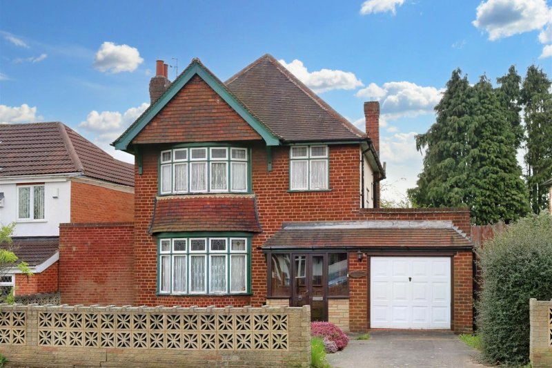 3 bedroom property for sale in Dudding Road, Goldthorn Park Offers in