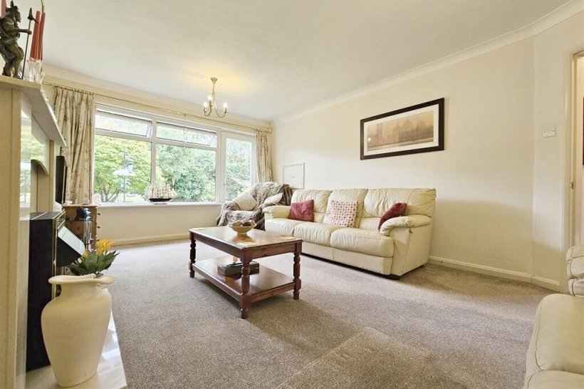 Roman Way, Earley, Reading 2 bedroom semidetached bungalow Roger Platt