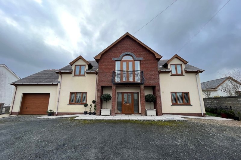 5 bedroom property for sale in Beulah Road, Newcastle Emlyn, SA38 £