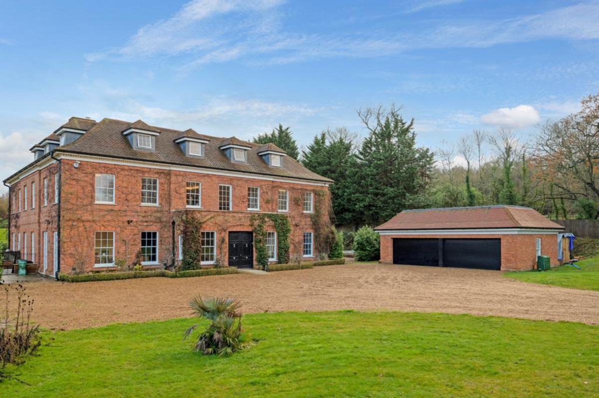 10 bedroom property for sale in Radlett, Hertfordshire, WD7 Fixed