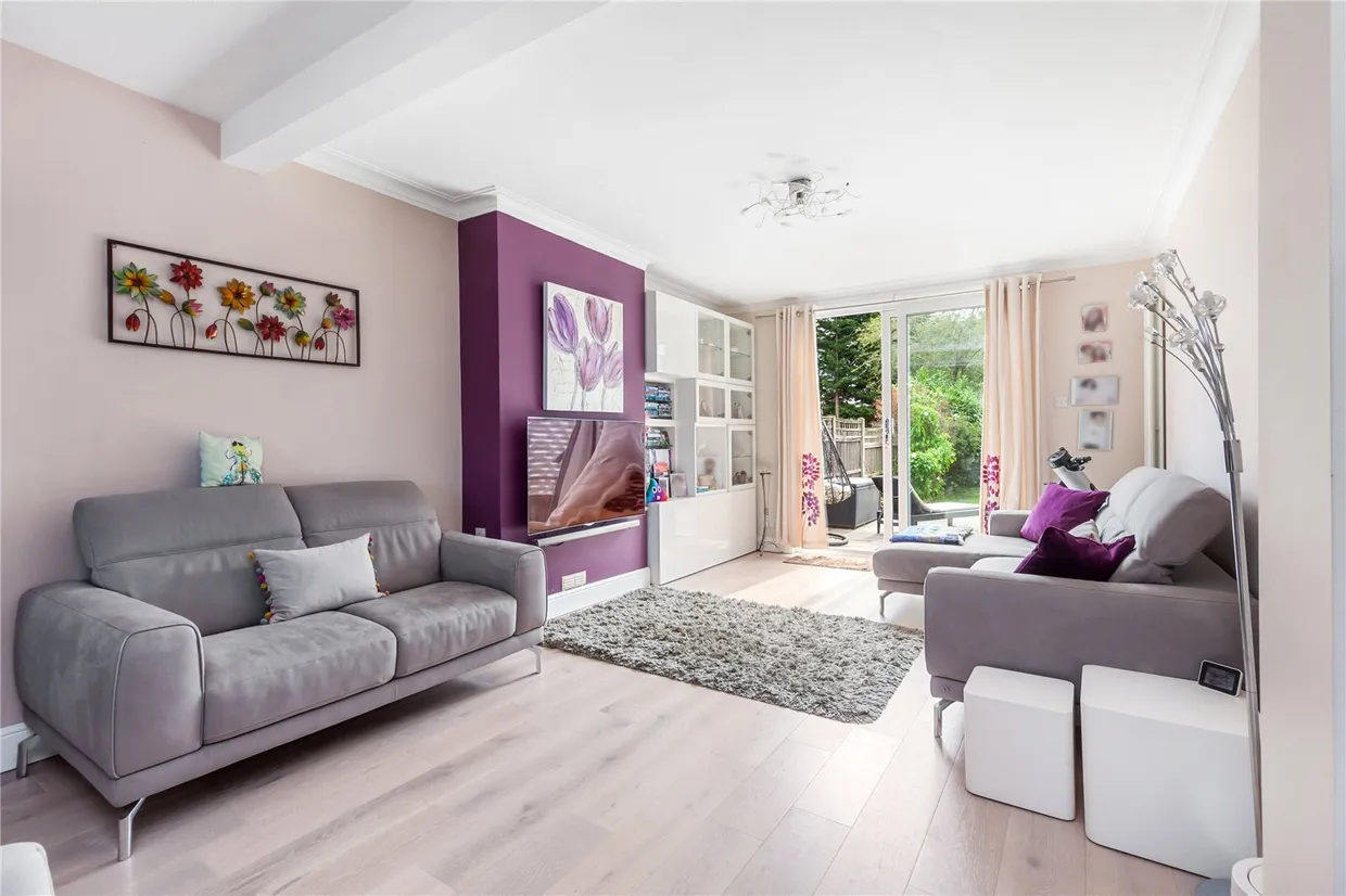 Hillside Gardens, EDGWARE, HA8 photo 3