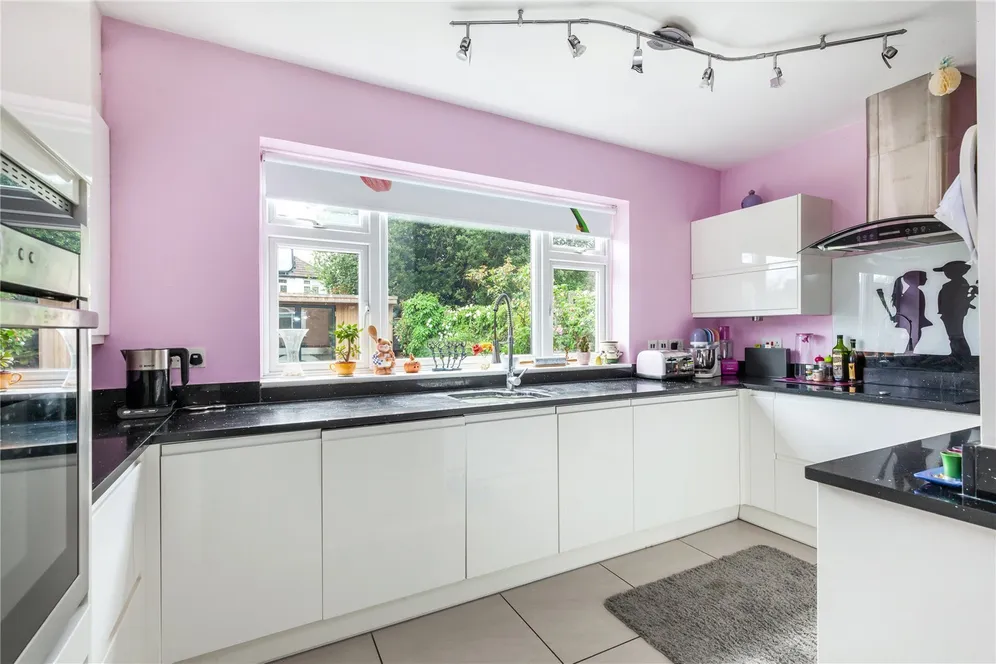 Hillside Gardens, EDGWARE, HA8 photo 6