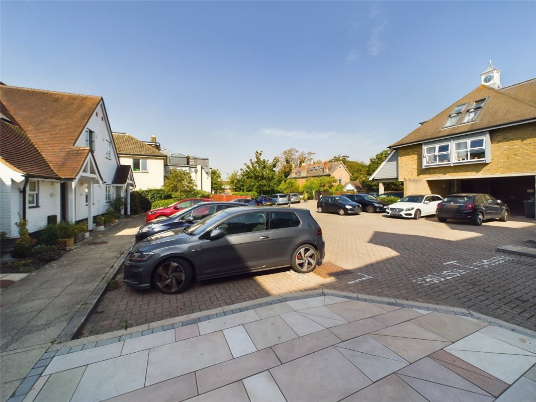 2 bedroom property for sale in Mudeford, Christchurch, Dorset, BH23 £