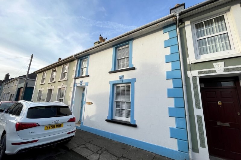 3 bedroom property for sale in 7 Oxford Street, Aberaeron, SA46 £325,000