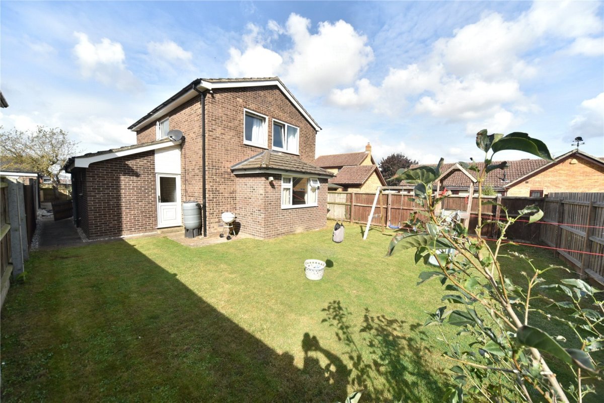 3 bedroom property for sale in Birkdale Avenue, Mildenhall, Bury St