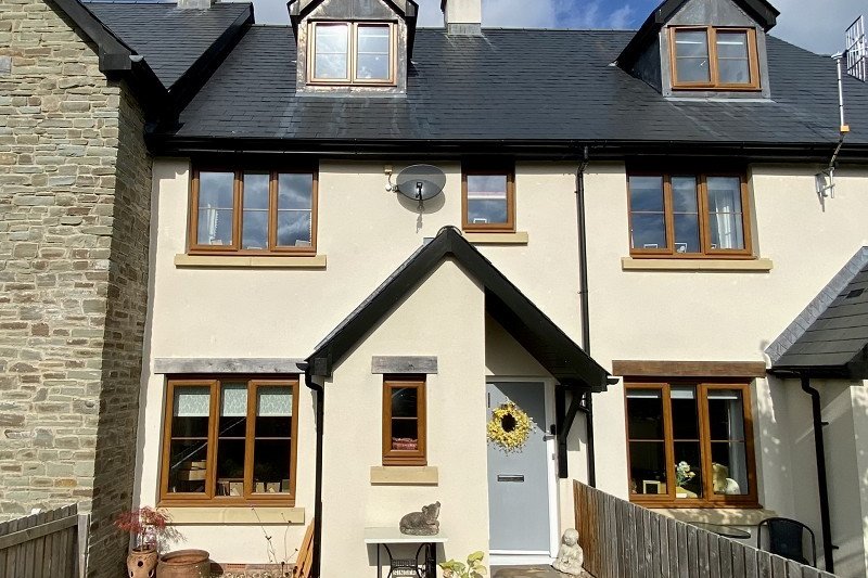 3 bedroom property for sale in Clos Castell, Llangynidr, Crickhowell