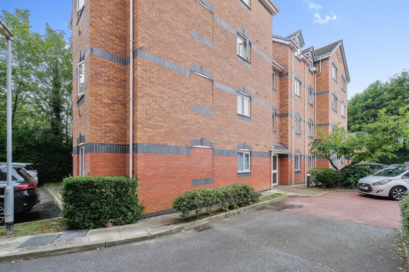 Knightswood Court, Mossley Hill, Liverpool 2 bedroom apartment