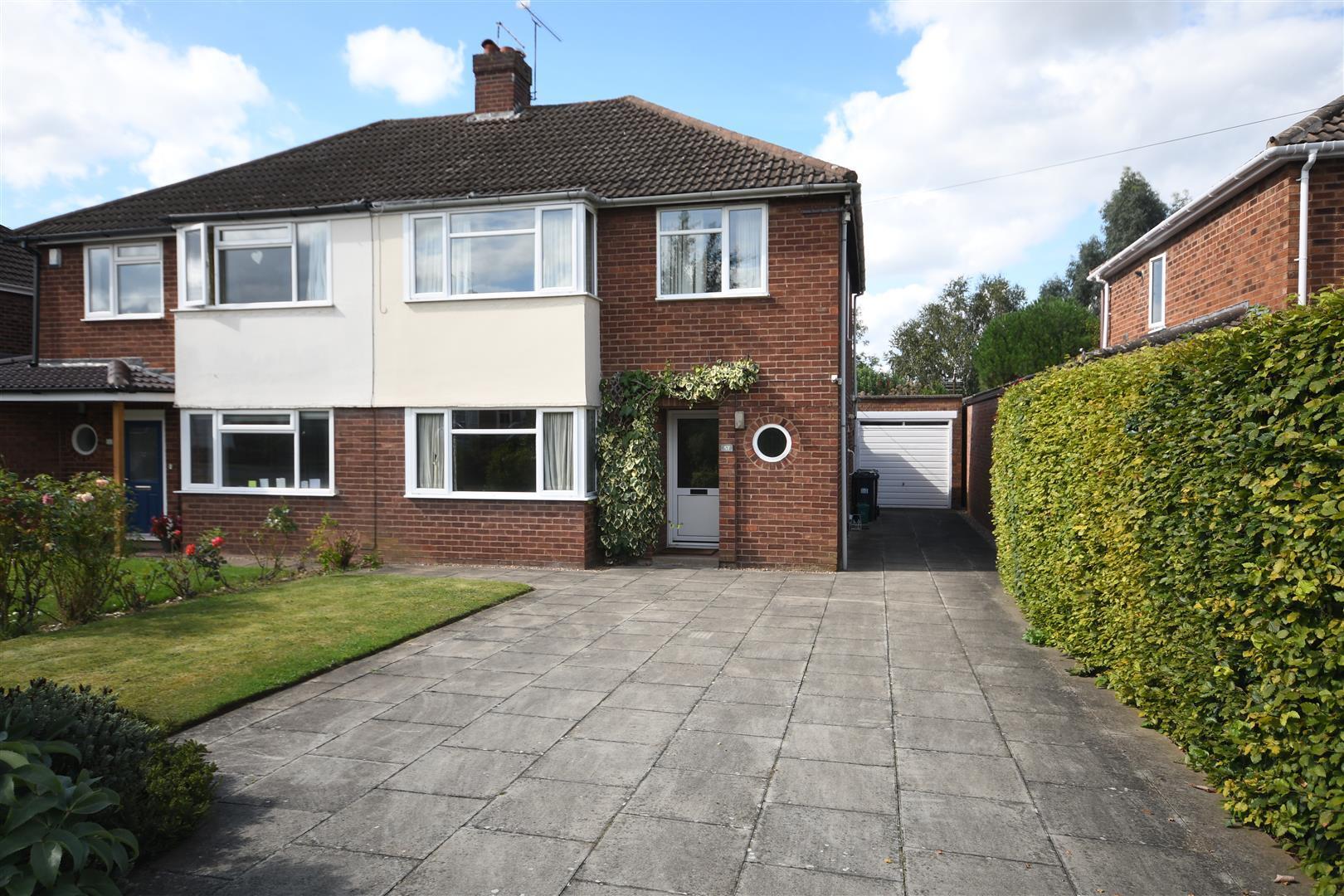 3 bedroom property for sale in Montrose Avenue, Leamington Spa Offers