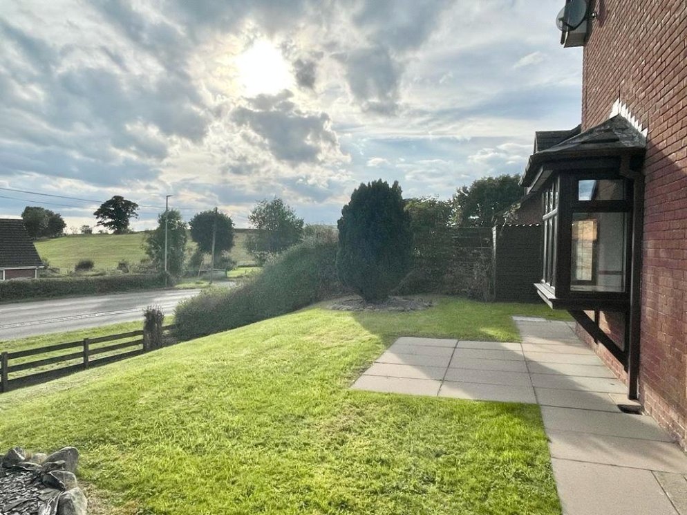 3 bedroom property for sale in Greenway Close, Crossgates, Llandrindod