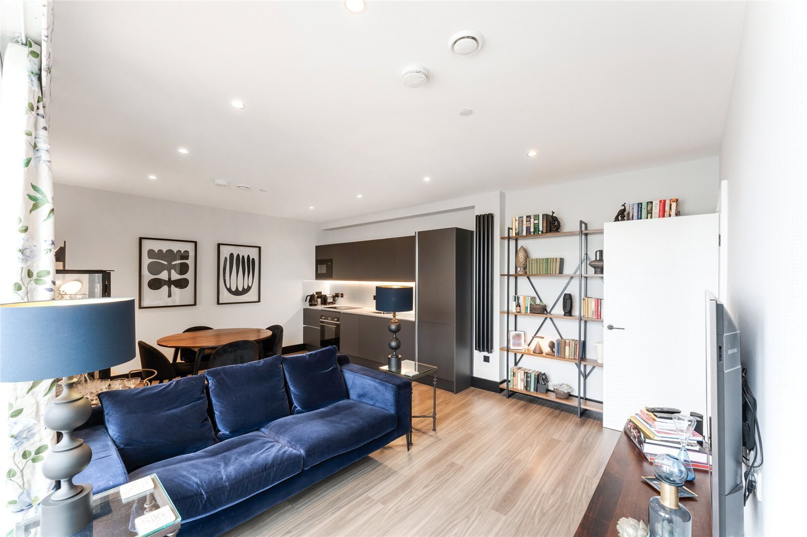 2 bedroom property for sale in Tower Bridge Road, London, SE1 £965,000