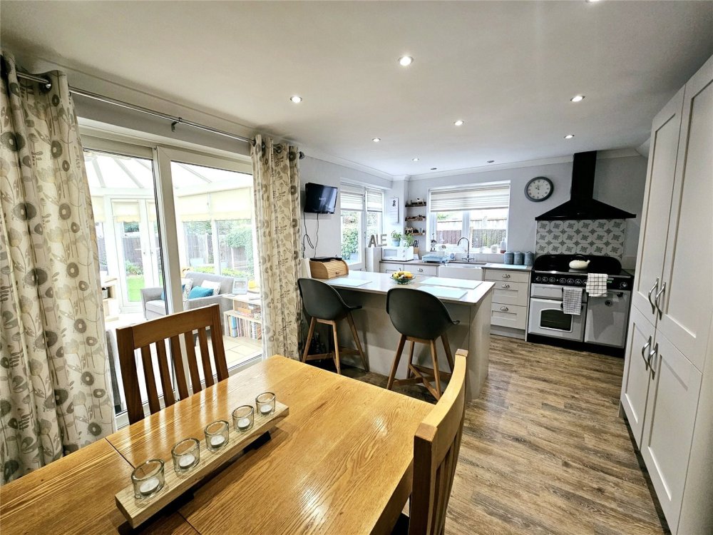 3 bedroom property for sale in Puxton Drive, Kidderminster