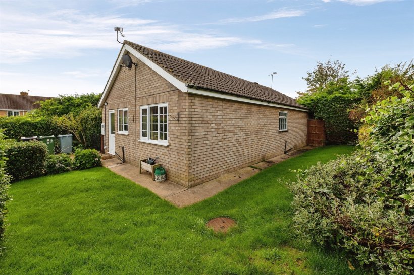 Winchester Road, Grantham 3 bedroom detached bungalow William H Brown