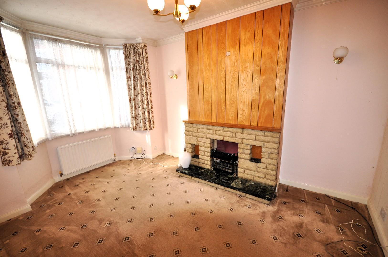3 bedroom property for sale in Bruce Grove, Watford £415,000
