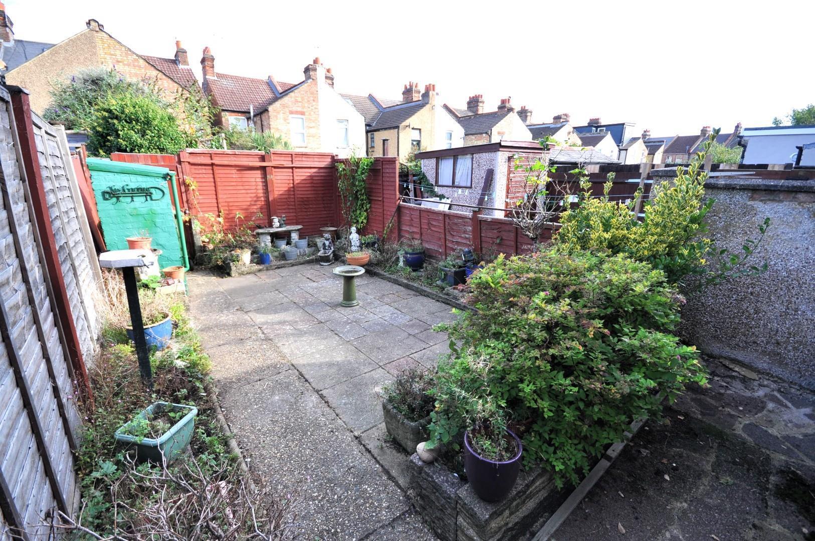 3 bedroom property for sale in Bruce Grove, Watford £415,000