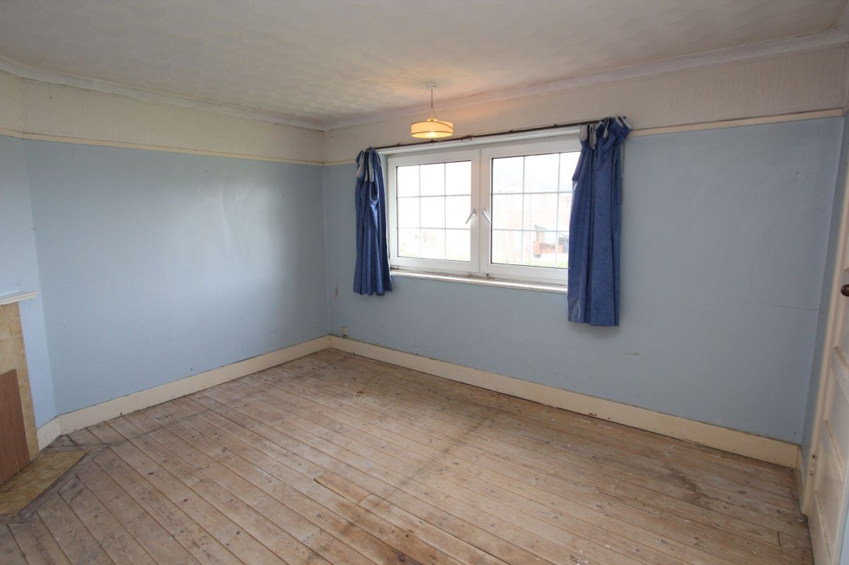 2 bedroom property for sale in Pinewood Square, St. Athan, CF62 £125,000