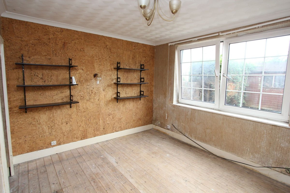 2 bedroom property for sale in Pinewood Square, St. Athan, CF62 £125,000