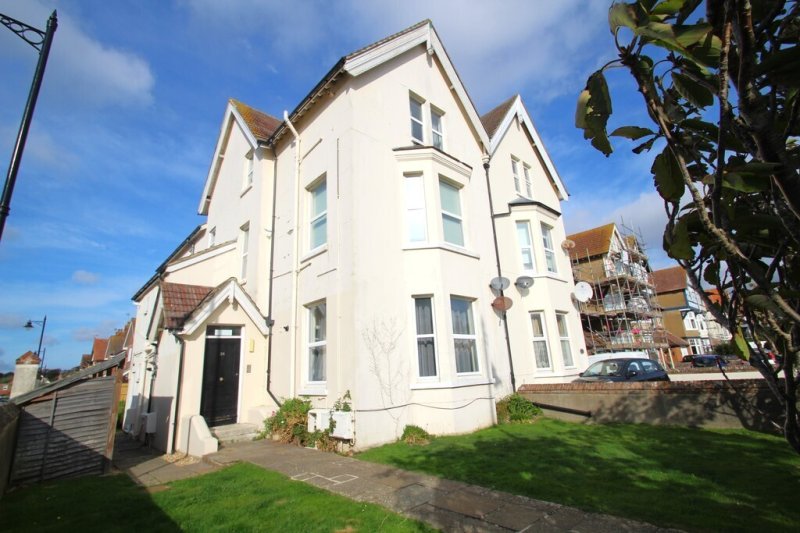 1 bedroom property for sale in Norfolk Road, Littlehampton £145,000