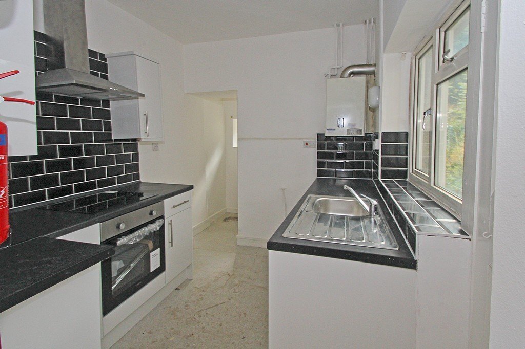 3 bedroom property to let in Caernarfon Road, Bangor, Gwynedd, LL57 £