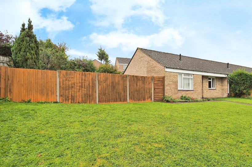 St. Andrews, Laverstock, Salisbury 2 bedroom terraced bungalow Fox