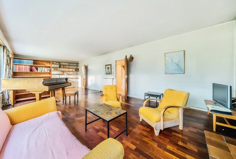 5 bedroom property for sale in Tekels Park, Camberley, Surrey, GU15