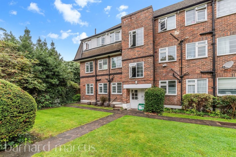 Mulgrave Road, Sutton 2 bedroom ground floor flat Allen & Harris