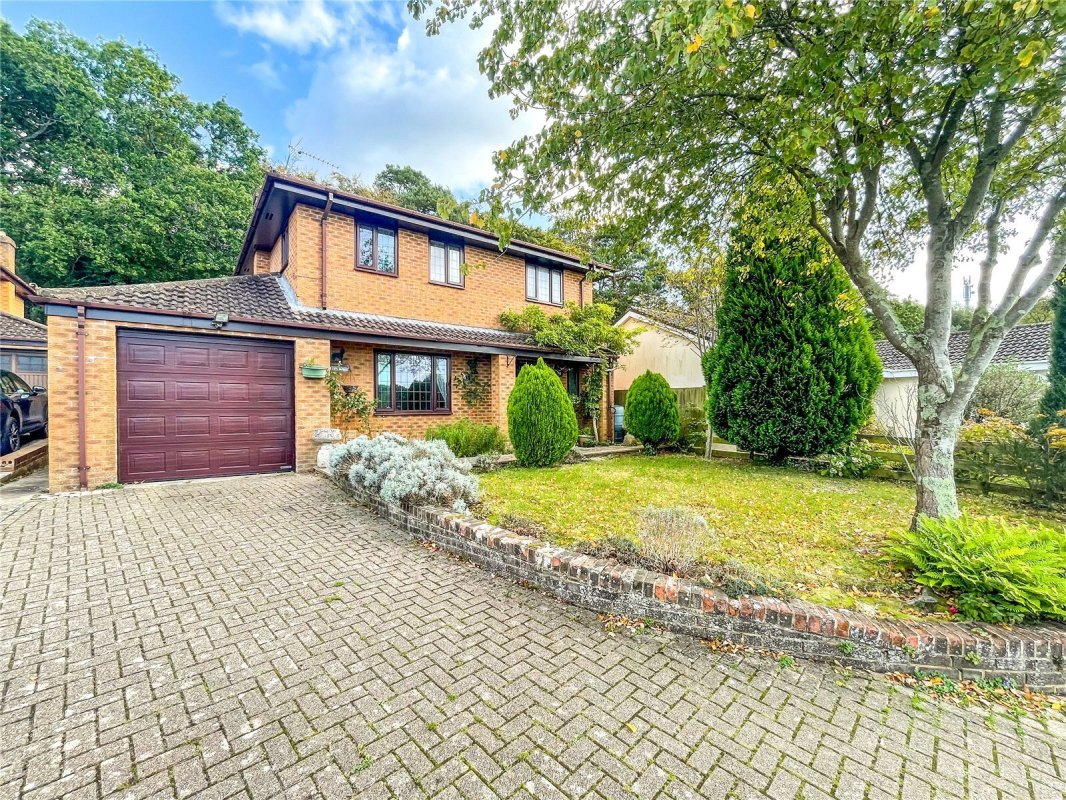 3 bedroom property for sale in Blackbird Way, Bransgore, Christchurch