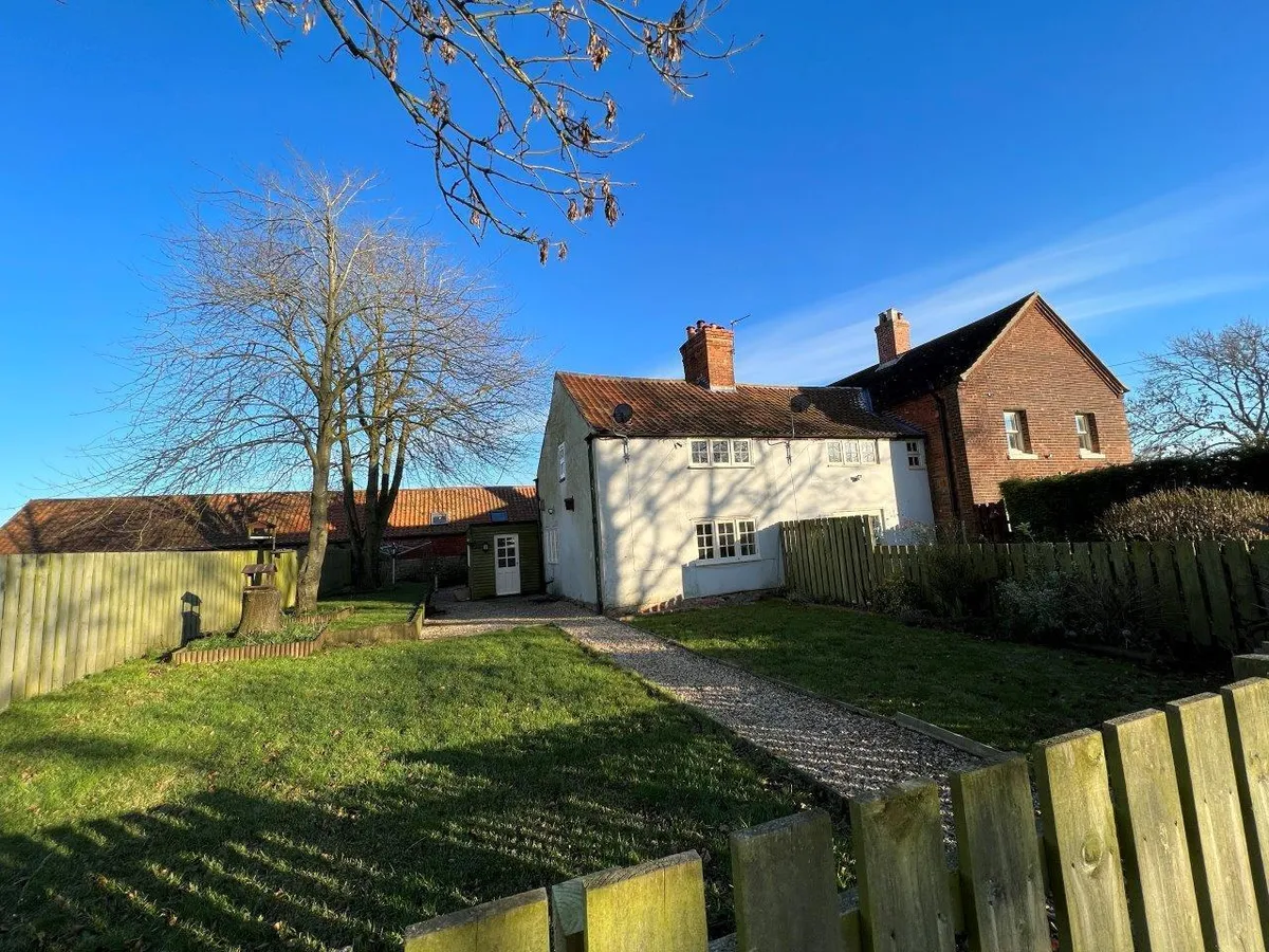 3 PONTON HEATH COTTAGES, HEATH LANE, GREAT PONTON