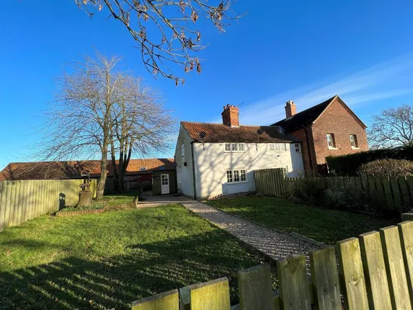 3 PONTON HEATH COTTAGES, HEATH LANE, GREAT PONTON