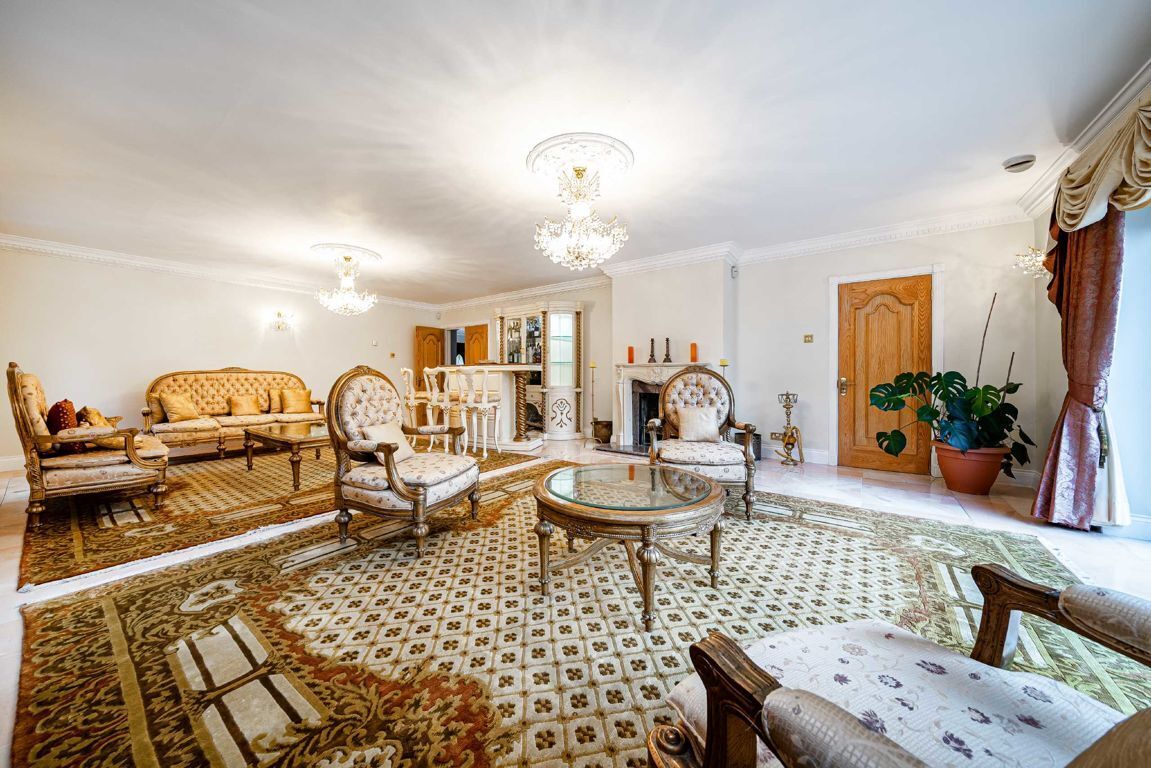 JacksonStops 7 bedroom property to let in Beechwood Avenue