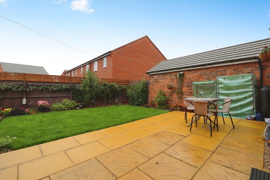 3 bedroom property in Trussell Way, Cawston, Rugby Guide price £350,000