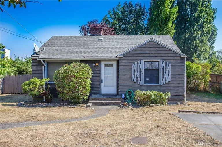 13734 34th Ave S, Tukwila, WA 98168