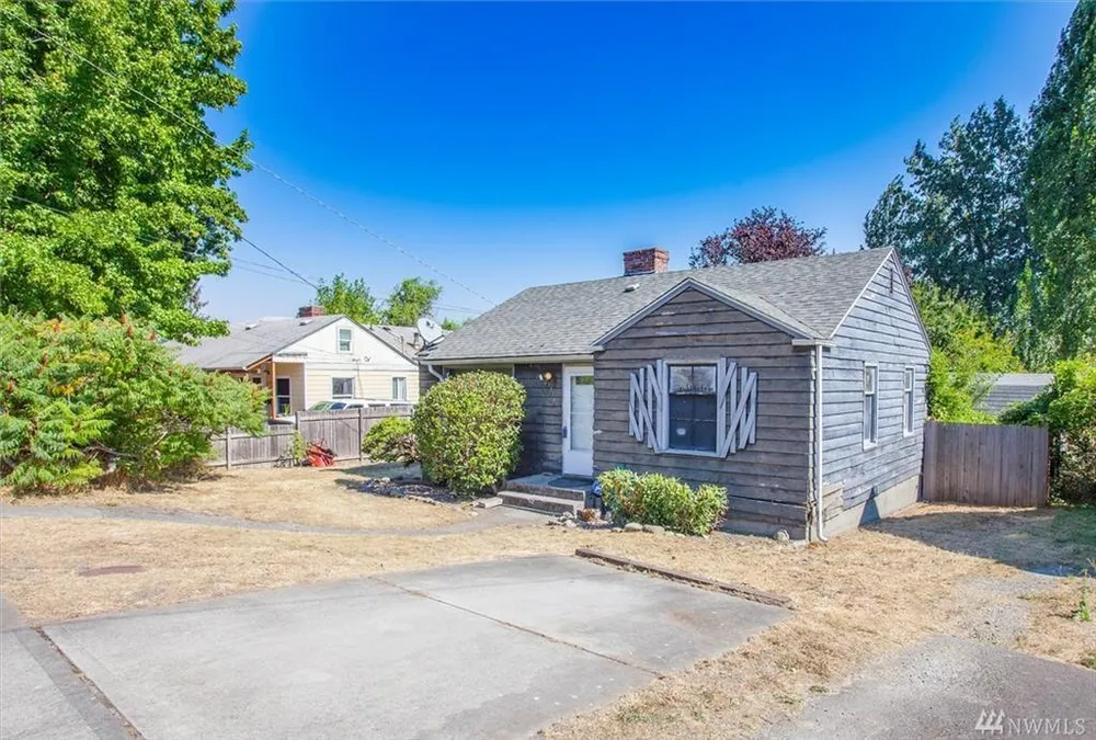 13734 34th Ave S, Tukwila, WA 98168