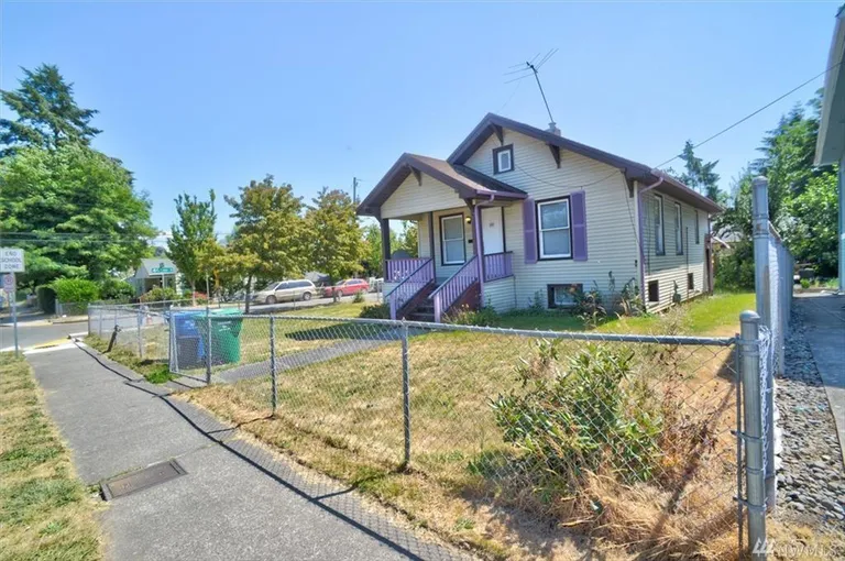 4519 S Holly St, Seattle, WA 98118