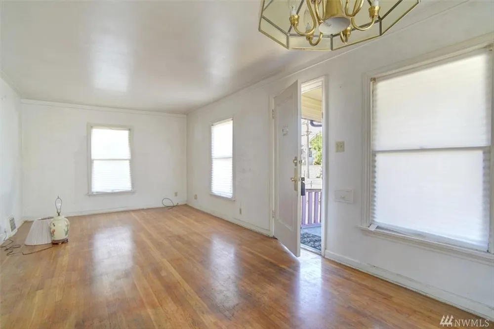 4519 S Holly St, Seattle, WA 98118