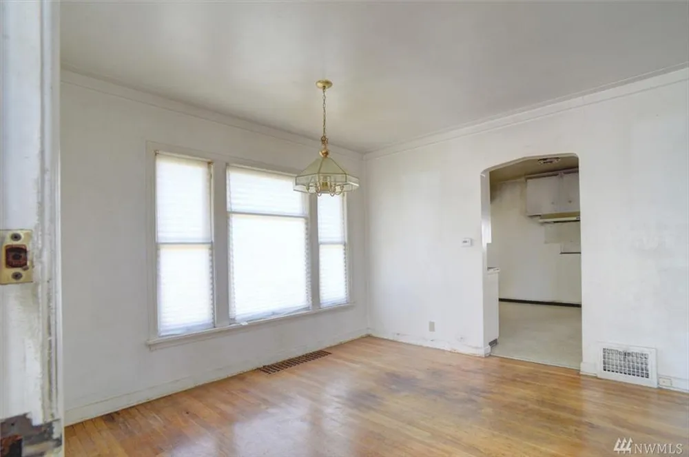 4519 S Holly St, Seattle, WA 98118