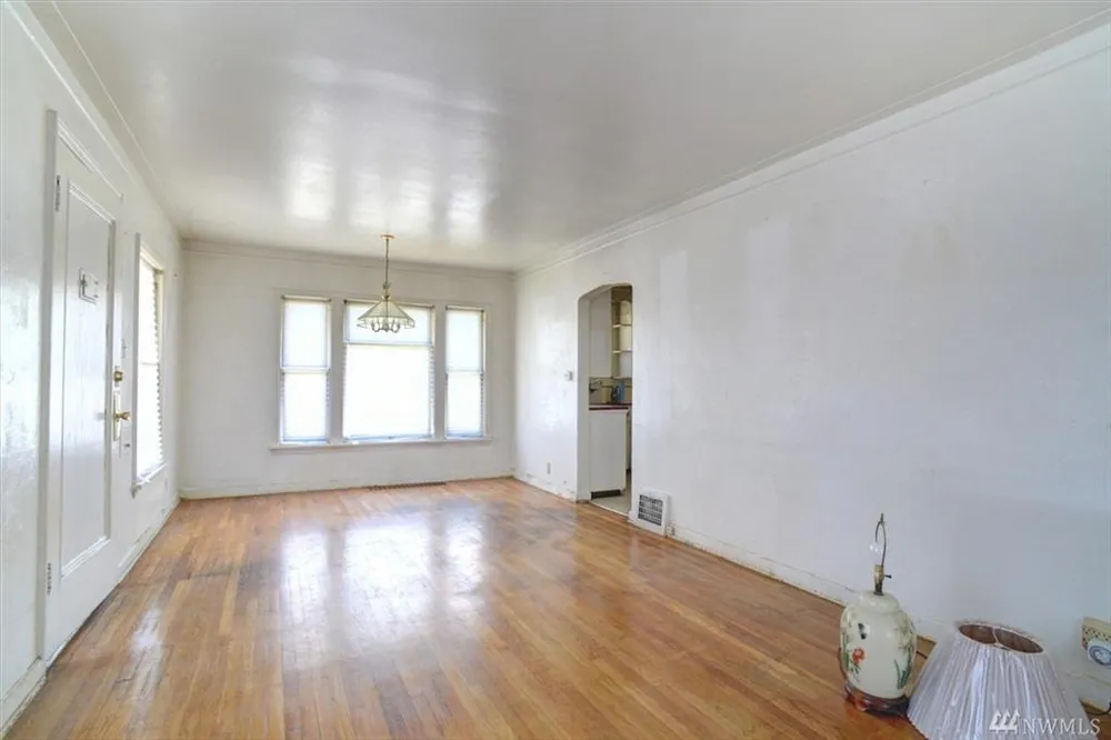 4519 S Holly St, Seattle, WA 98118