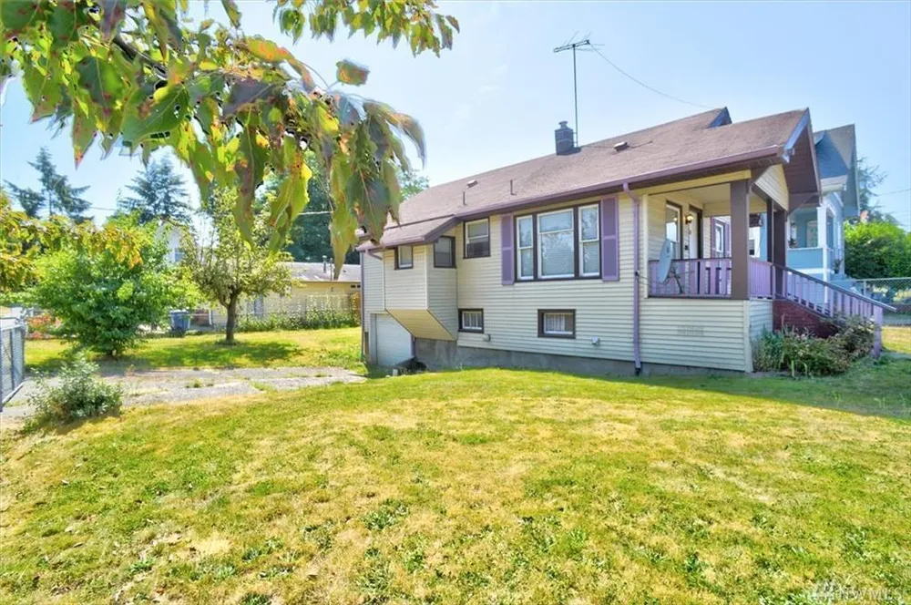 4519 S Holly St, Seattle, WA 98118