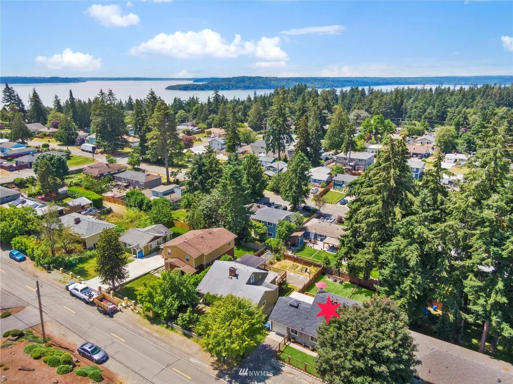20701 4th Ave S, Des Moines, WA 98198