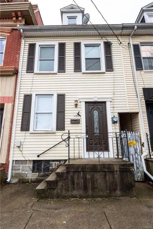 1004 Ferry St, Easton, PA 18042