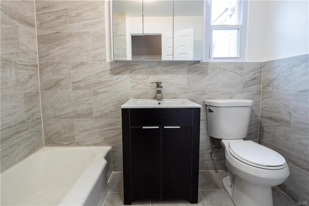 1004 Ferry St, Easton, PA 18042