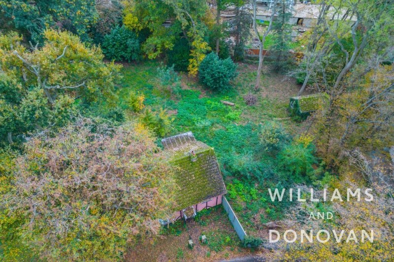 2 bedroom property for sale in Lake Drive, Thundersley Offers in