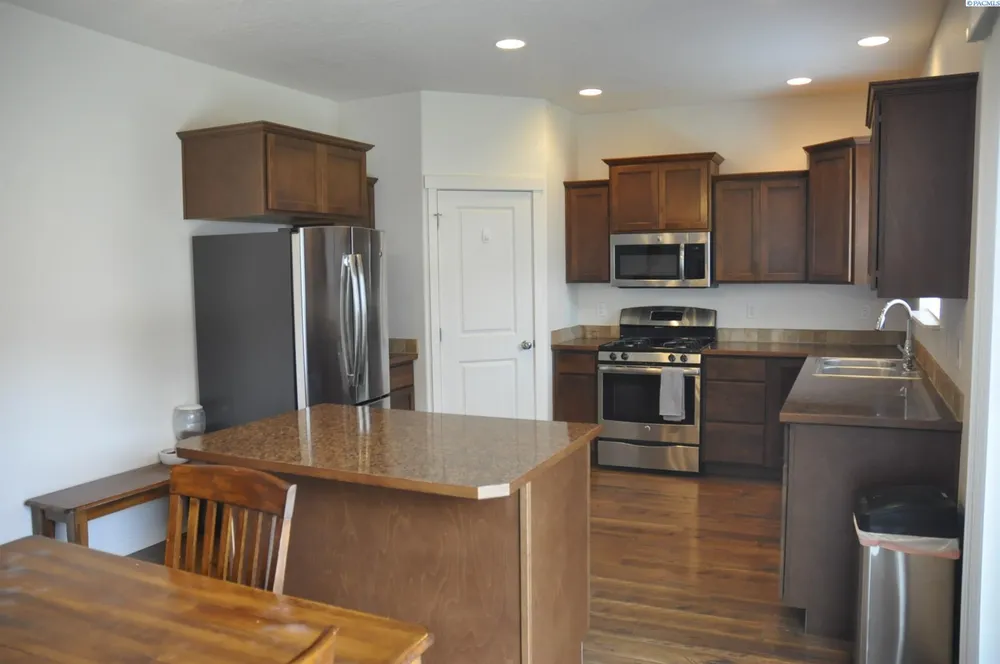 1040 Corral Ct, Pullman, WA 99163