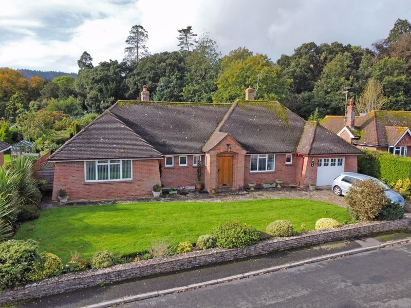 Manor Close, Sidmouth Image 1