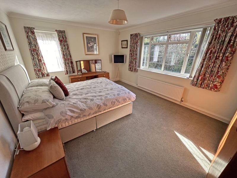Manor Close, Sidmouth Image 7
