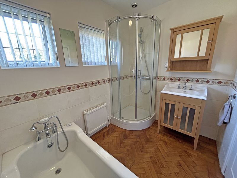 Manor Close, Sidmouth Image 9