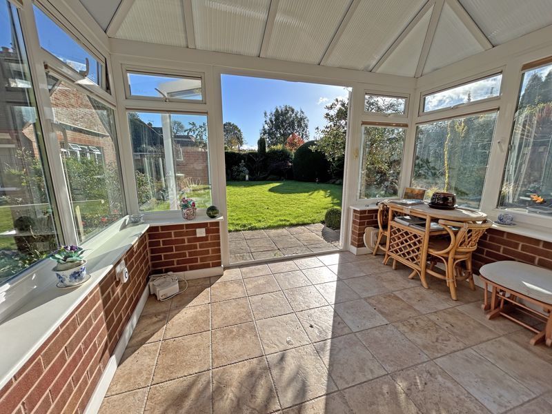 Manor Close, Sidmouth Image 11