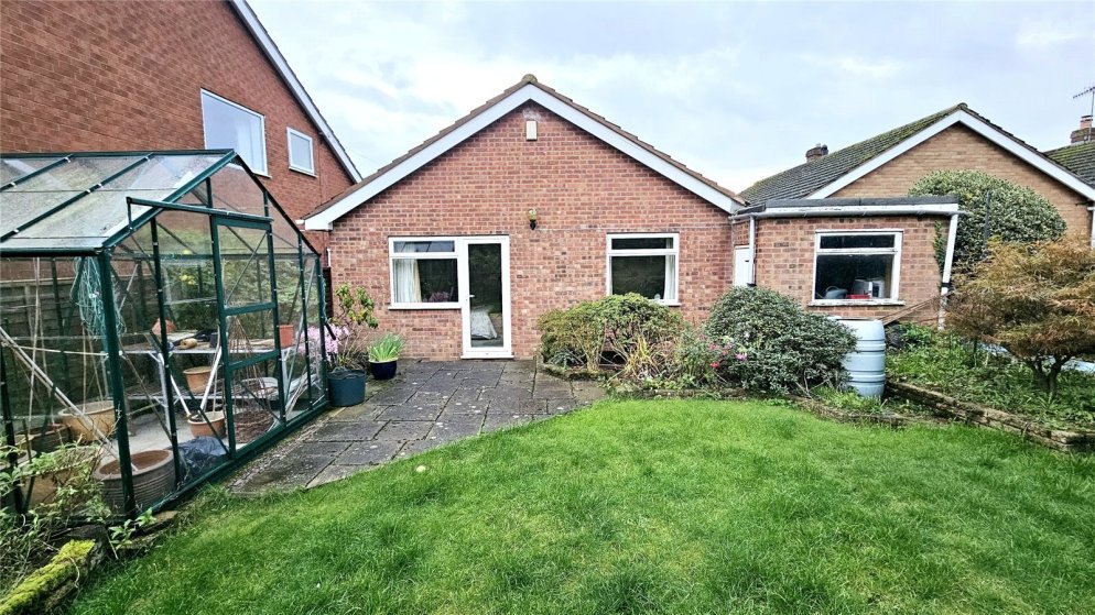2 bedroom property for sale in Coningsby Drive, Kidderminster