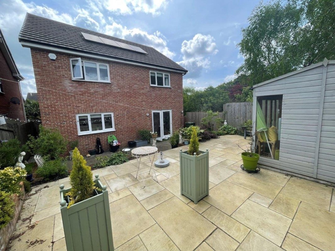 4 bedroom property for sale in Sandyhurst Close, Canford Heath, Poole